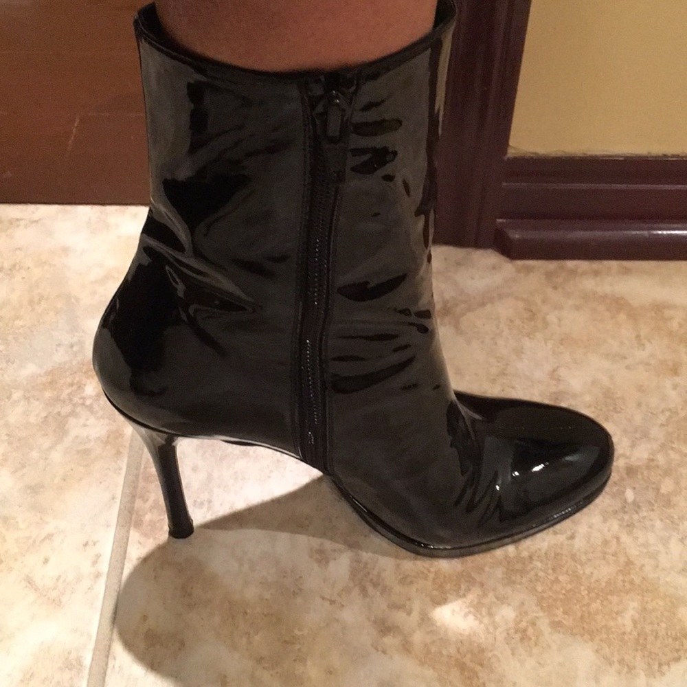 Stuart Weitzman patent leather worn once sz6.5
